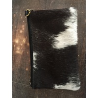 THE DESIGN EDGE | Barcelona - Jersey Hairon and Black Leather Bag