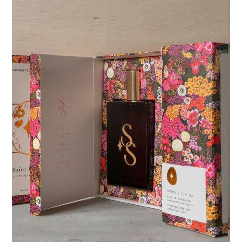 STUDIO SOL I Saint Flores Room Mist | Italian Pear + Freesia