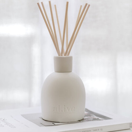 AL.IVE BODY | Sweet Dewberry &amp; Clove Diffuser